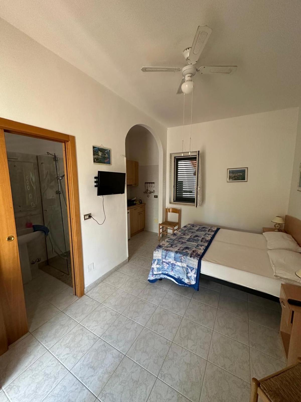 Villa Monica Appartamenti Вьесте Экстерьер фото