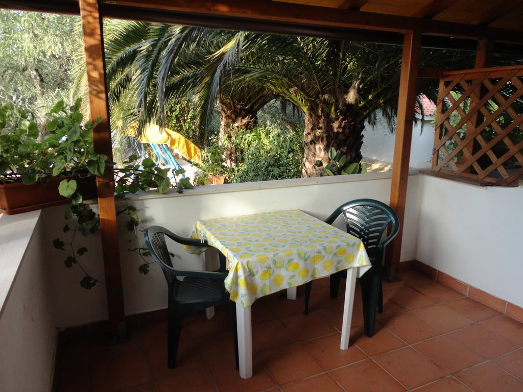 Villa Monica Appartamenti Вьесте Номер фото